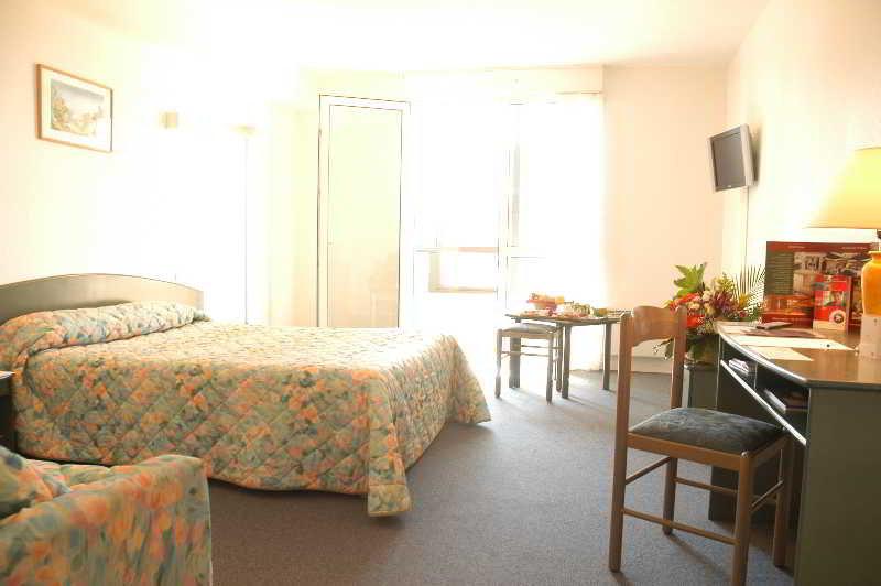 Inter-Hotel Bordeaux Meriadeck Alton Екстер'єр фото